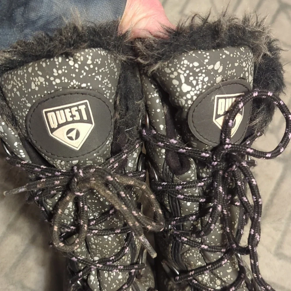 Quest Kids' winter snow boots with a black and white speckled pattern and faux